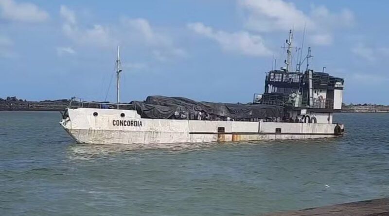 navio concordia naufraga fernando noronha