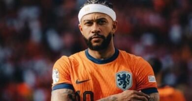 Memphis Depay tem a cara do Corinthians, diz filho de ídolo; Noriega cita lesões