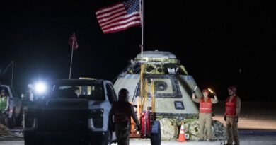 Sem astronautas, nave espacial Starliner da Boeing retorna à Terra