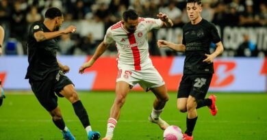 Corinthians vacila, sofre empate do Inter e segue no Z4 do Brasileirão