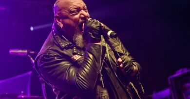 Iron Maiden lamenta morte de Paul Di’Anno, ex-vocalista do grupo