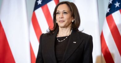 Kamala Harris comemora aniversário de 60 anos com visita a igrejas em meio à campanha