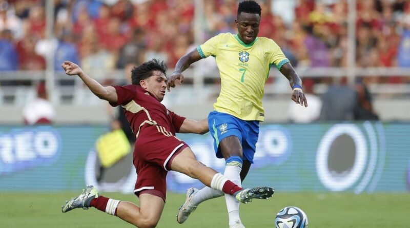 Após frustração na Bola de Ouro, Vini Jr decepciona em volta à Seleção