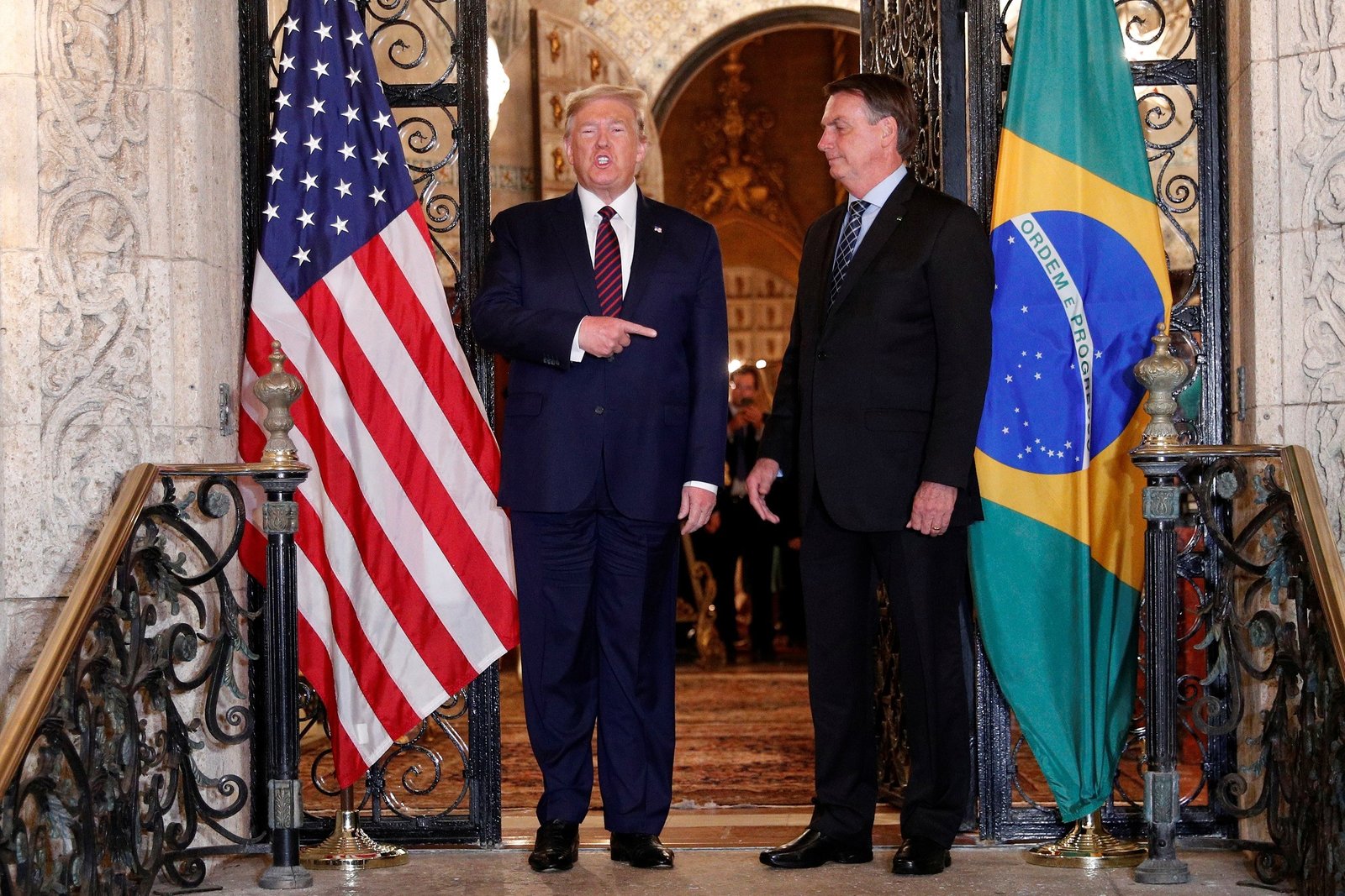 Indiciado, quais as chances de Bolsonaro ir à posse de Trump? Entenda