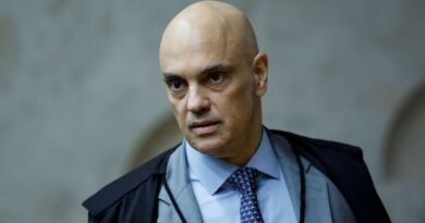 Moraes é citado 206 vezes em relatório da PF que indicia Bolsonaro e mais 36