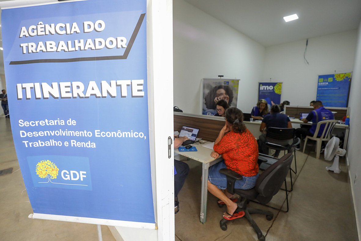 Agências do trabalhador têm vagas com salários de até R$ 3 mil nesta segunda (23)