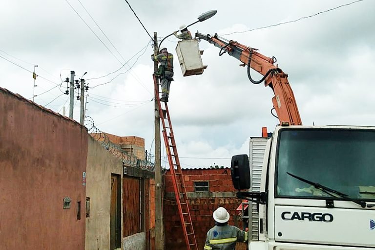 Áreas de Sobradinho, Gama e Asa Sul ficam sem energia para serviços na rede elétrica