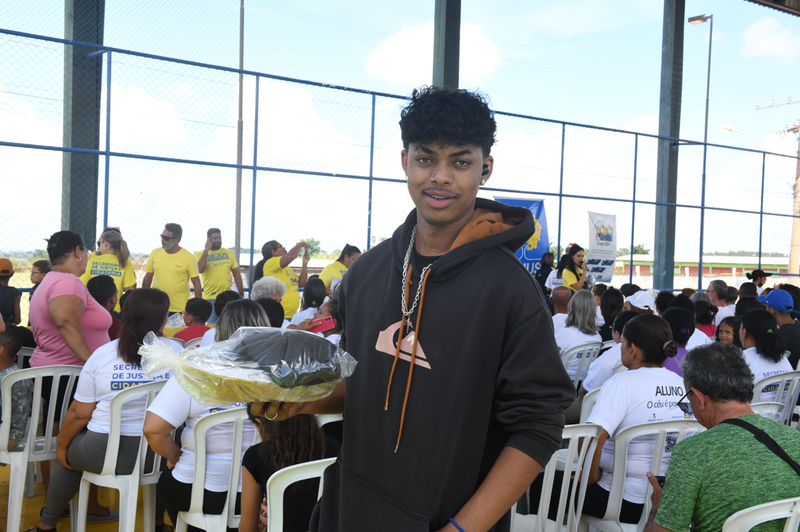 Campanha entrega material esportivo a moradores de Ceilândia e Sol Nascente