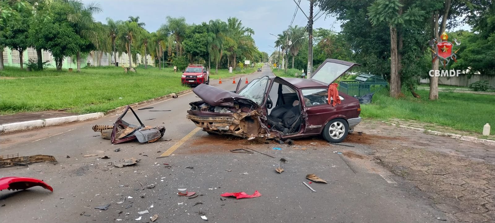 Colisão frontal no Park Way deixa três feridos