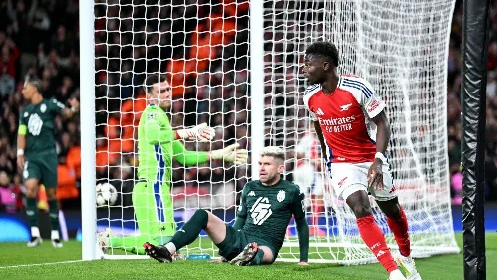 Com dois gols de Saka, Arsenal goleia o Monaco na Champions League