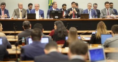 Deputados querem reverter mudanças do Senado na Reforma Tributária