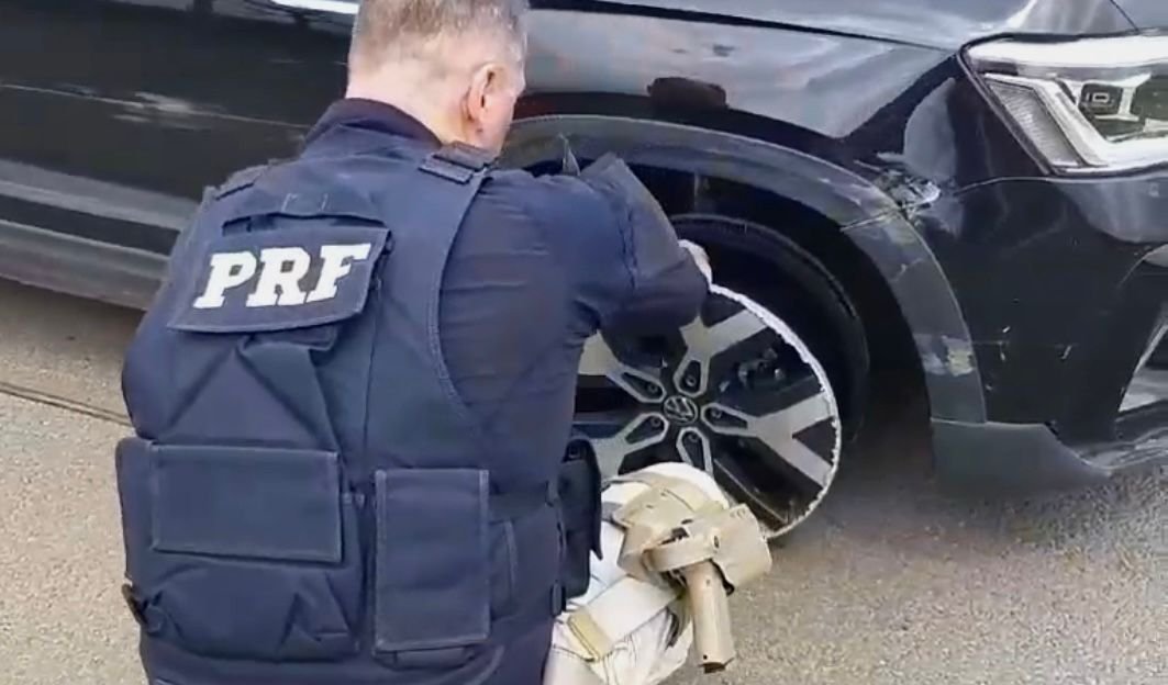 Homem é flagrado dirigindo por 30 km sem pneus em rodovia de SP; veja o vídeo