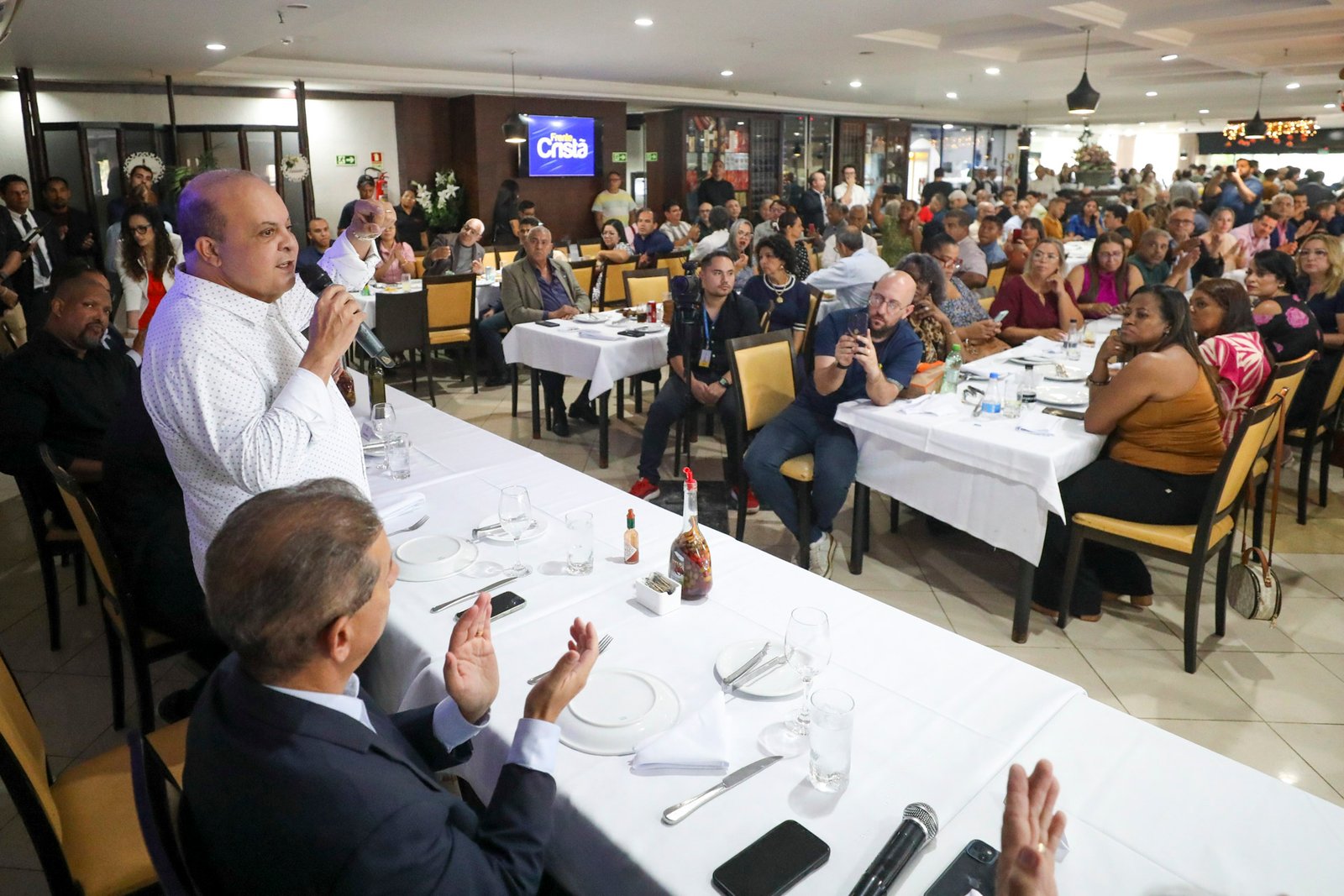 Líderes evangélicos expressam agradecimento ao governo durante almoço