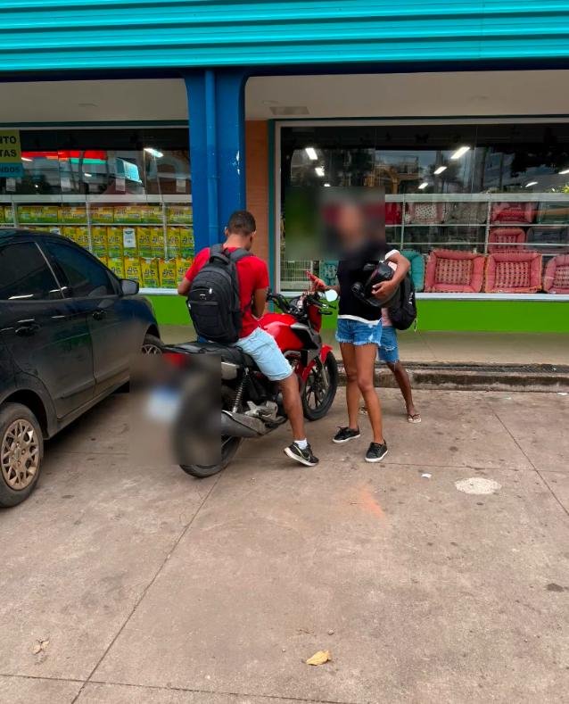 Motociclista inabilitada é presa após oferecer propina a policiais