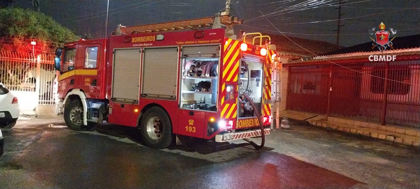 Princípio de incêndio atinge residência no Guará e é controlado pelo Corpo de Bombeiros