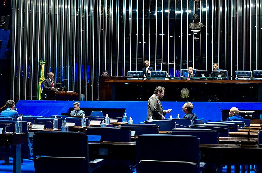 Reforma tributária avança em comissão do Senado com aprovação de texto-base