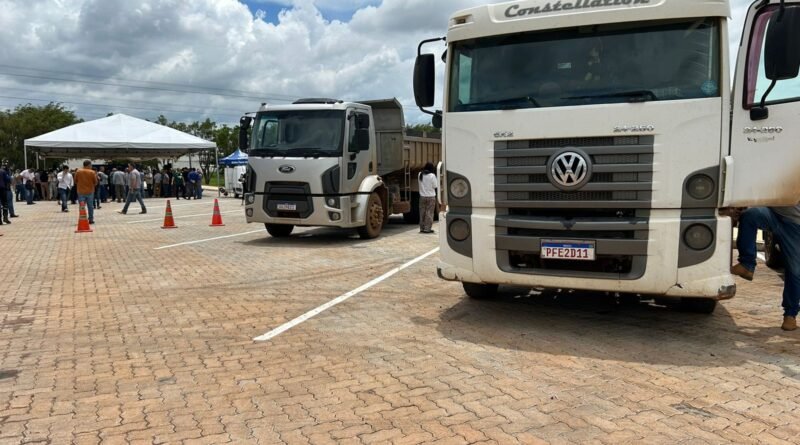 caminhao estacionamento