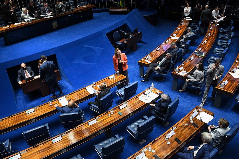 Senado aprova em 1º turno PEC de corte de gastos, mas medida contra supersalários é enfraquecida