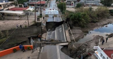 Tempestade destrói pontes e danifica casas na Grécia