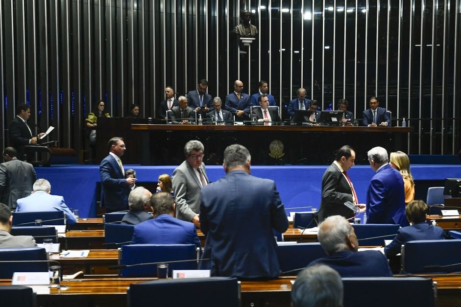 Veja como votou cada senador na PEC do pacote fiscal