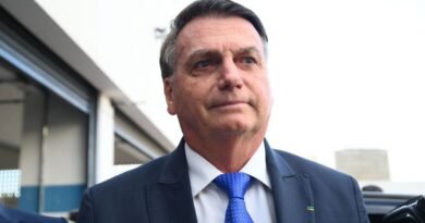 Além da posse de Trump, Bolsonaro queria ir a baile de “titãs“