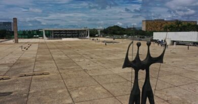 Cerimônia em memória do 8 de janeiro em Brasília deve ter ausências da cúpula dos Poderes