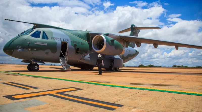 FAB fará transporte de deportados até BH após falha em avião dos EUA