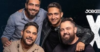 Fã arremessa calcinha em show de Henrique e Juliano e artista reage