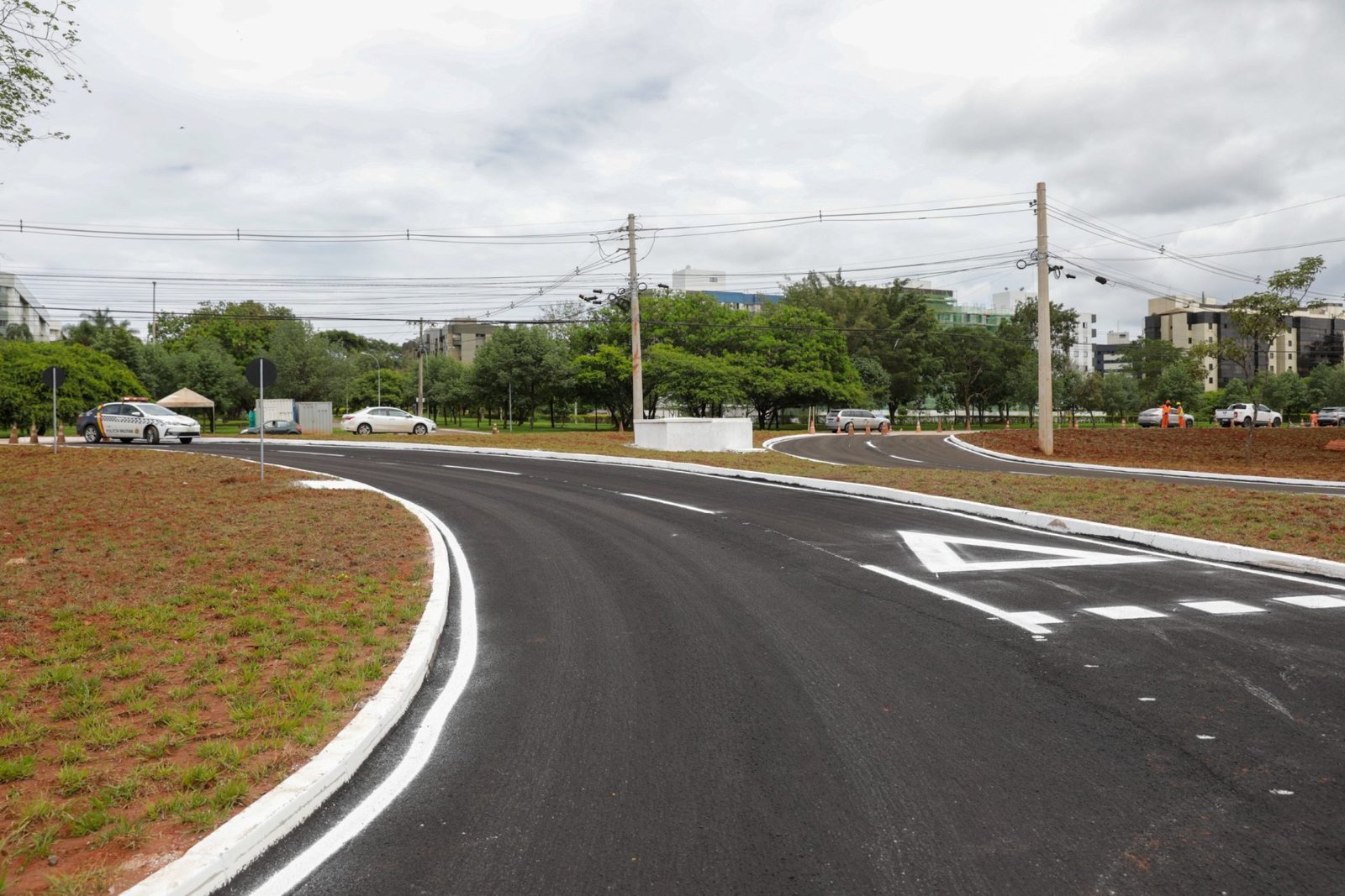 Interdição na Epig altera trânsito na saída do Parque da Cidade pela nova rotatória