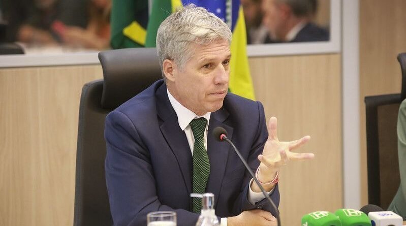 Ministro diz à CNN que ataques ao MST têm relação com crime organizado