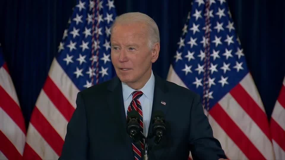 Reféns americanos no Afeganistão são trocados em acordo final com Biden