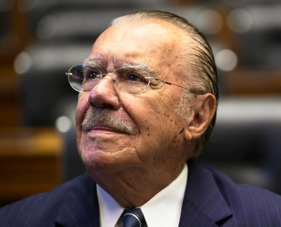 Aos 94 anos, Sarney prepara livro com reflexões sobre política