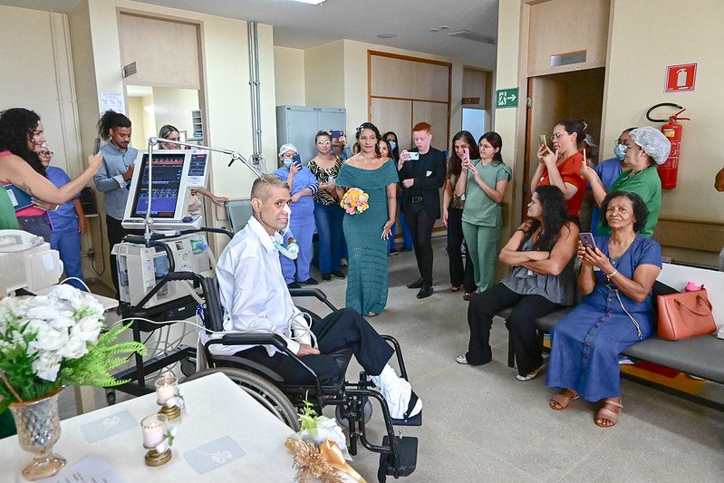 Amor é celebrado em cerimônia religiosa na UTI do Hospital Regional de Santa Maria