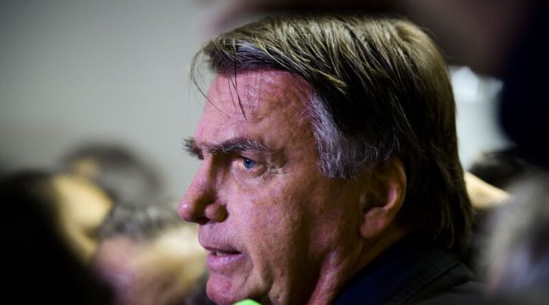 Bolsonaro recorre contra Moraes e pede mais tempo para responder à PGR