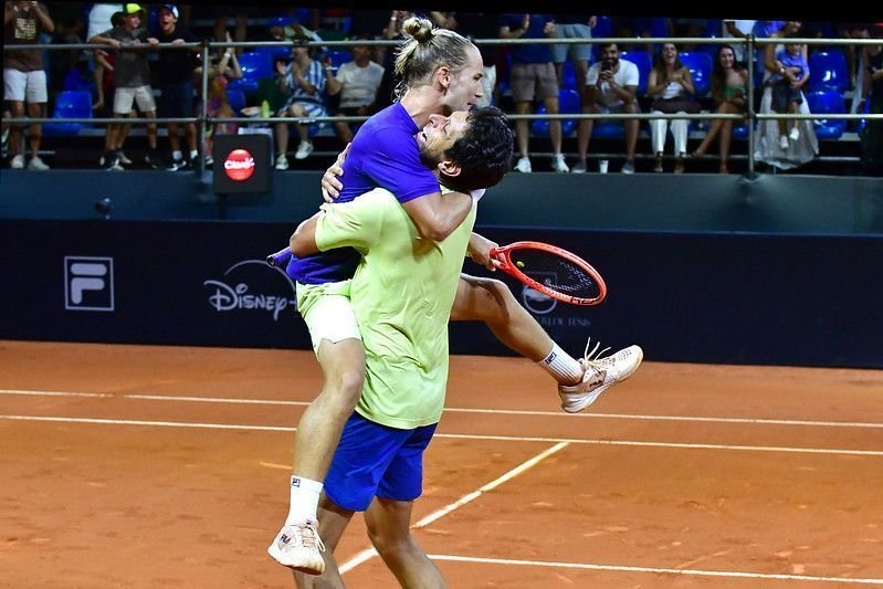 Com Fonseca na torcida, dupla brasileira vence e vai à final do Rio Open