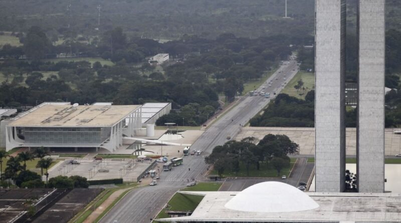 Congresso retoma trabalhos nesta segunda com novo comando eleito