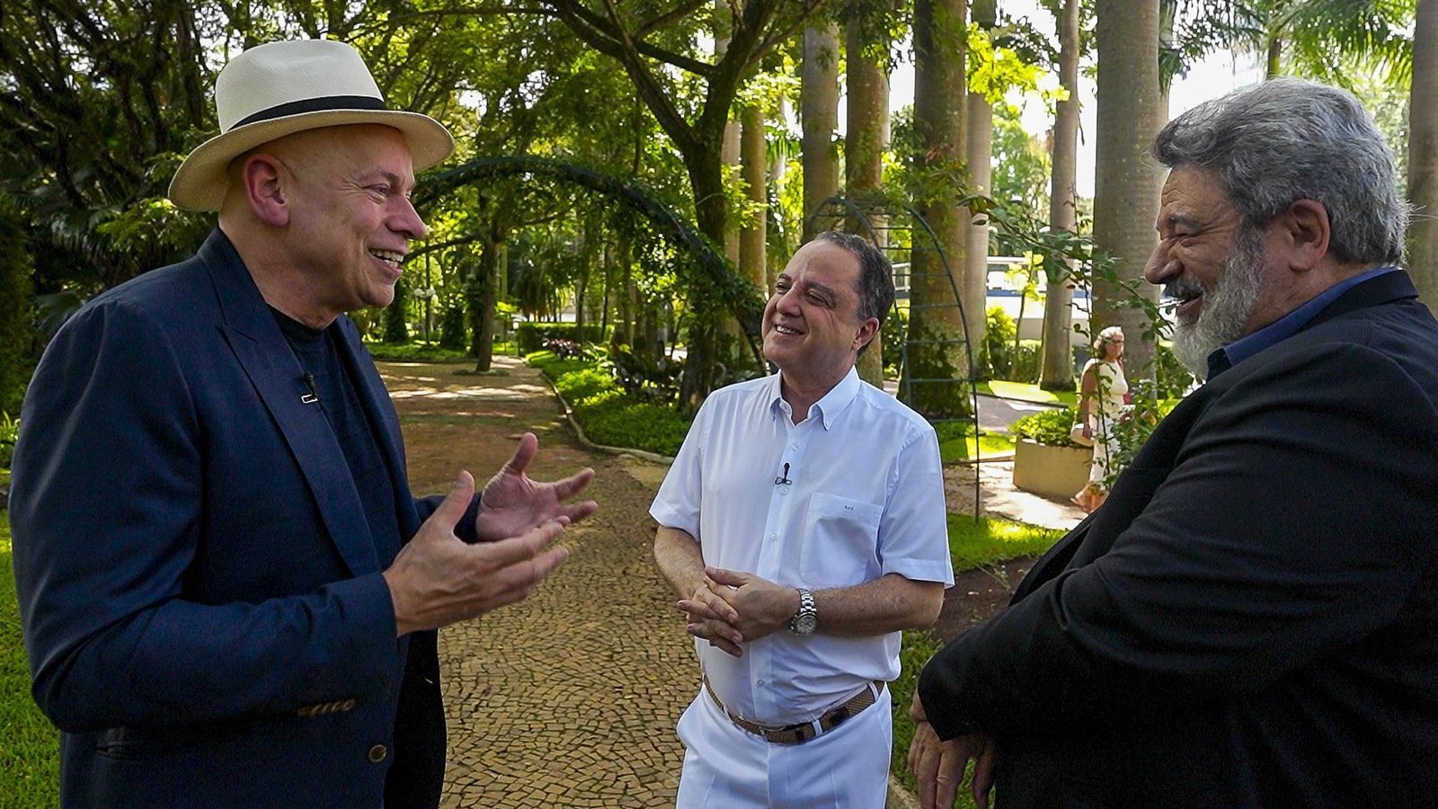 Dr. Kalil e Mario Sergio Cortella comentam a “banalização da palavra amigo“