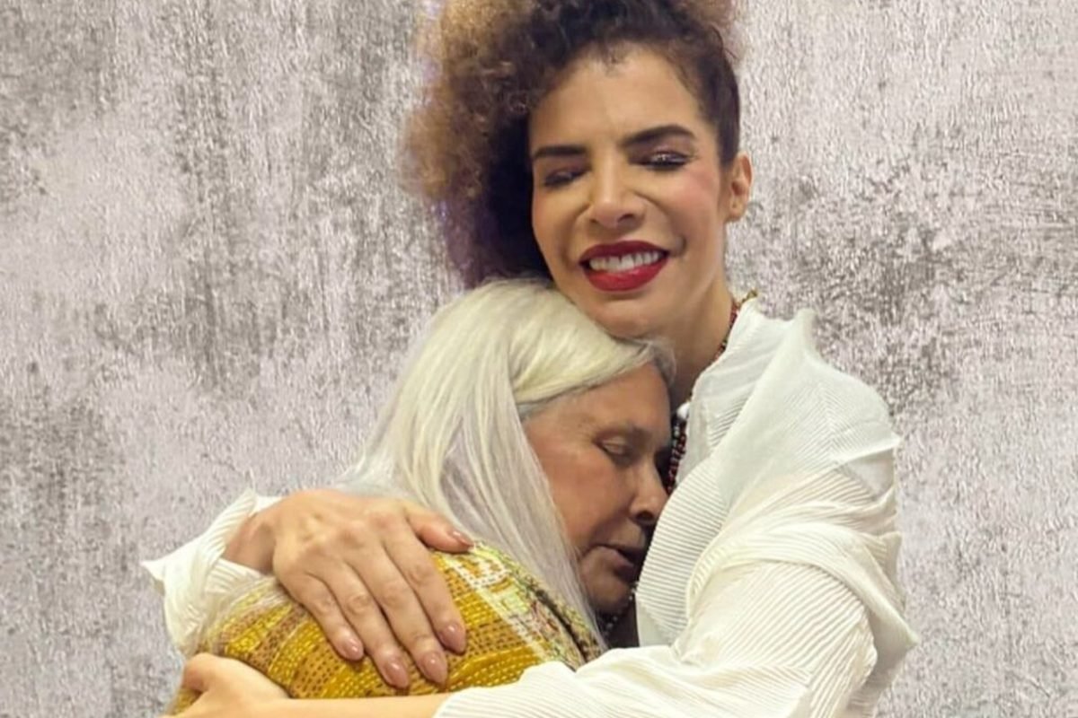 Fafá de Belém se emociona com musical estrelado por Vanessa da Mata