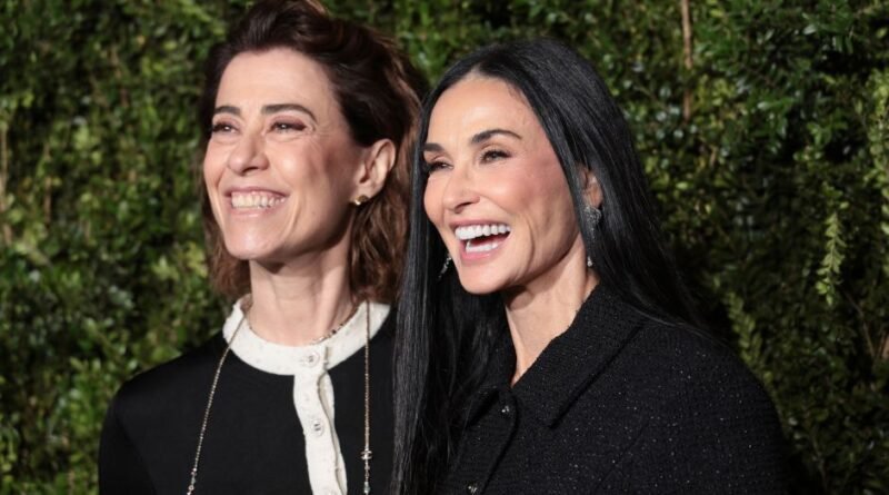 Fernanda Torres e Demi Moore posam juntas em festa pré-Bafta