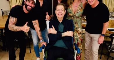 Foto: Faustão surge em clique raro com Gusttavo Lima e amigos