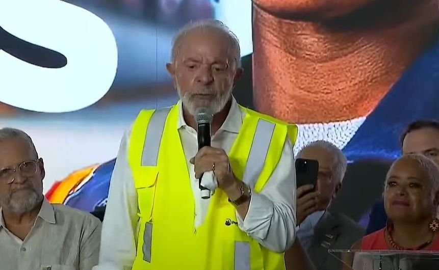 Lula critica empresários que “pedem as coisas“ e depois criticam o governo