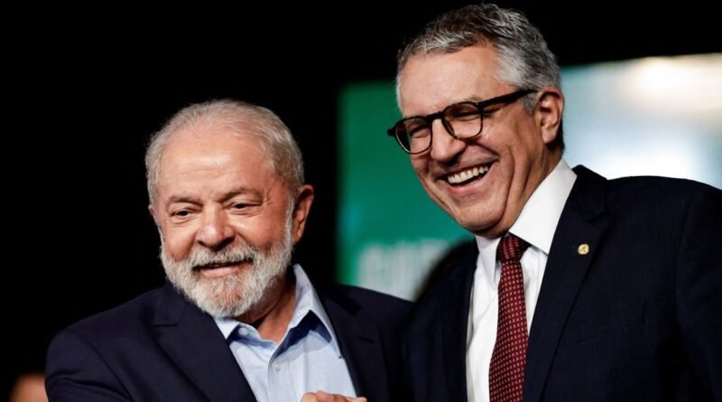 Lula sobre substituto de Padilha: “Já tenho a pessoa escolhida“