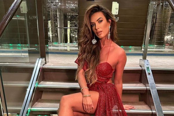 Nicole Bahls reflete sobre lealdade e fidelidade após terminar namoro