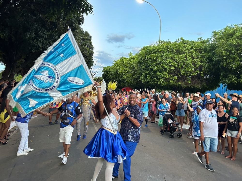 Os foliões já estão nas avenidas 