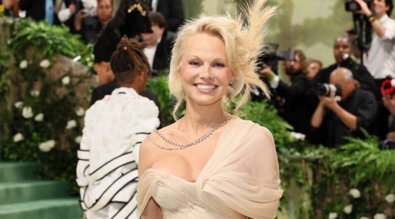 Pamela Anderson abre o coração: “Fui objetificada e descartada“