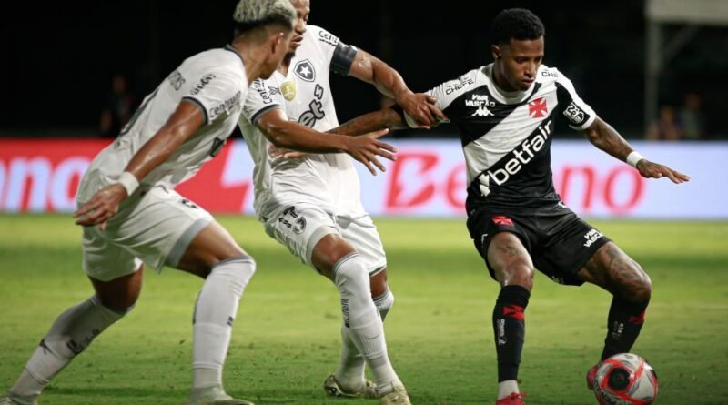 Vasco vence clássico, avança às semifinais e elimina Botafogo do Carioca