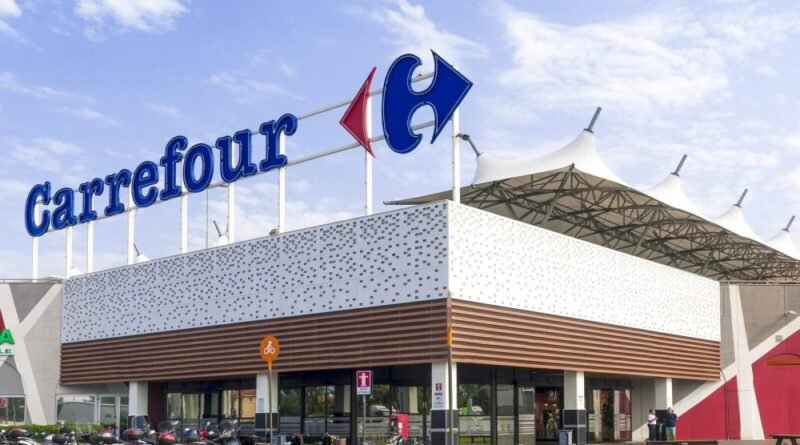 Justiça manda Carrefour indenizar mulher sequestrada em estacionamento de unidade da rede