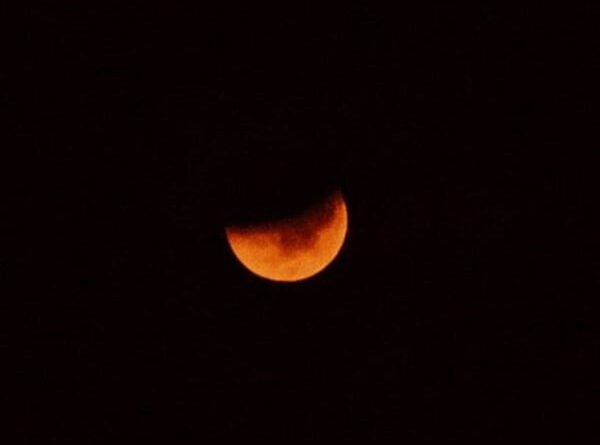 Lua de Sangue: veja imagens do eclipse que embelezou o céu do país