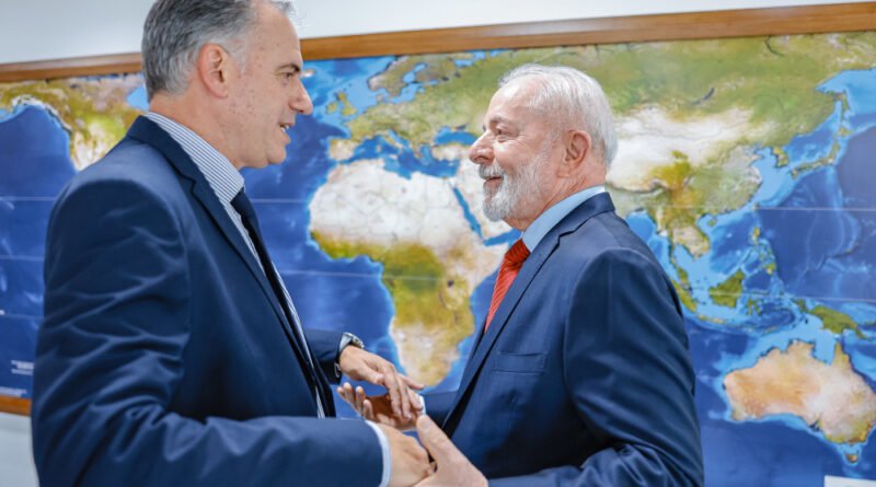 lula da silva recebe opresidente eleito do uruguai yamandú orsi