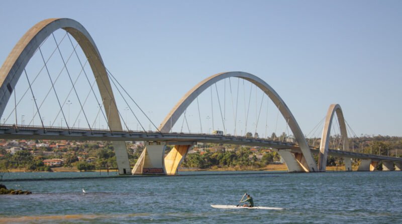 Órgãos ambientais debatem regras para pesca no Lago Paranoá